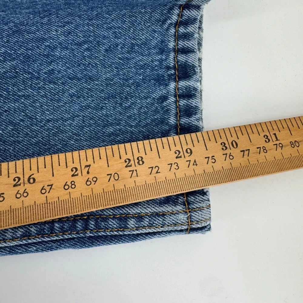 Levi's 505 Regular Fit Jeans Mens 32x30 Blue Medium Wash Straight Leg Denim